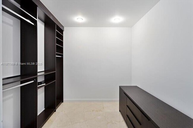 Building Photo - 1100 Biscayne Blvd