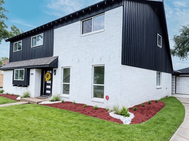 Building Photo - 6035 Cartagena St