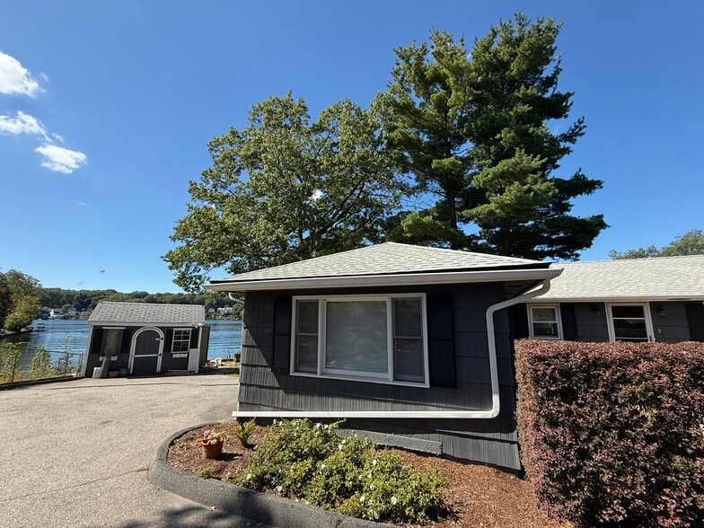 One bedroom apartment in owner occupied home - 5 Norton Way