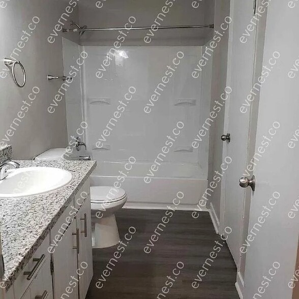 Building Photo - 475 Lowe Cir