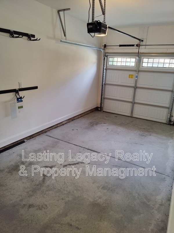 Building Photo - 851 Silver Leaf Dr