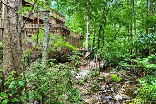 Building Photo - 570 Idlewood Dr NW