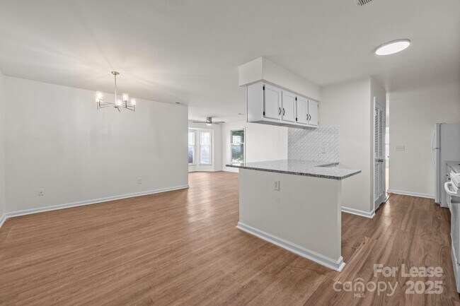 Building Photo - 6203 Rosecroft Dr
