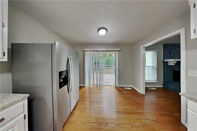 Building Photo - 6627 Windwood Cir