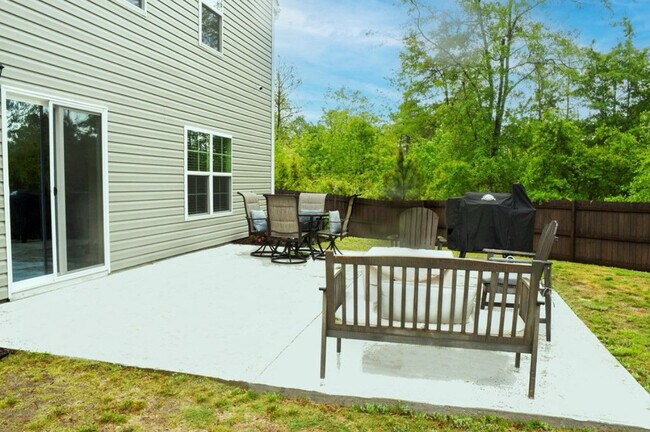 Building Photo - 109 Carrington Dr