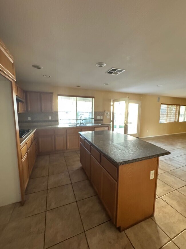 Building Photo - MOVE-IN SPECIAL!! Welcome to Your New Home In Winchester