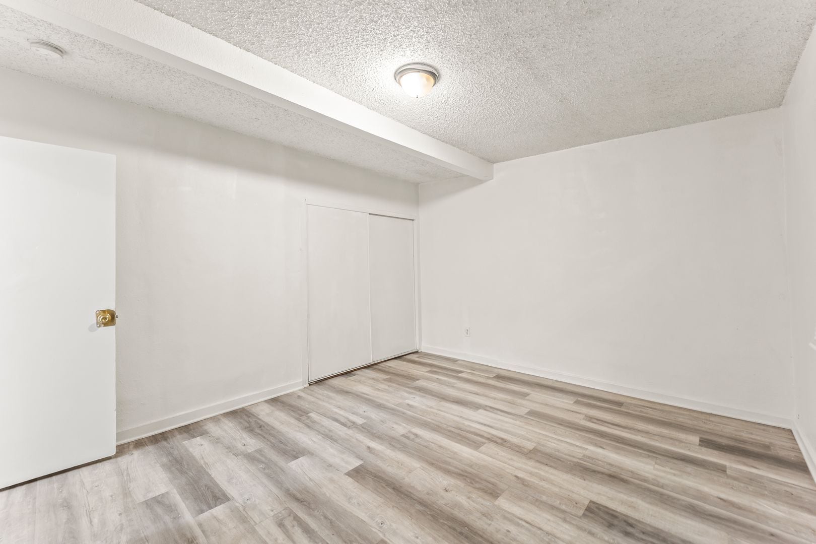 Building Photo - 709 E 108th St
