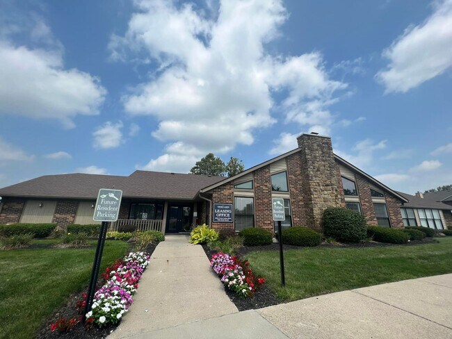 Building Photo - 1705 Lake Shore Dr