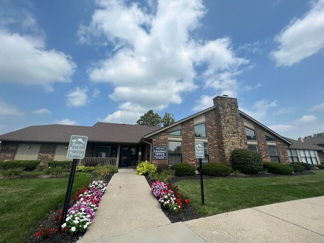 Building Photo - 1804 N Cross Lakes Cir