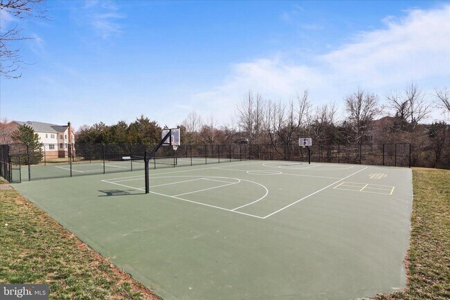 Building Photo - 15221 Londons Bridge Rd