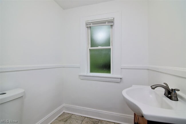 Building Photo - 3369 E 139th St