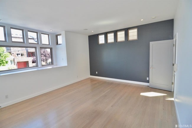 Building Photo - 884 De Haro St