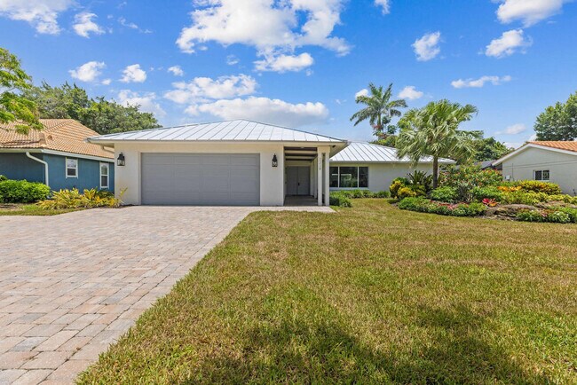 Building Photo - 2218 Kings Lake Blvd