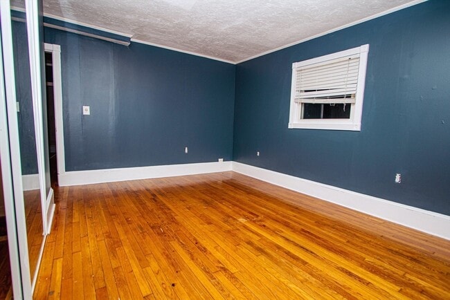 Building Photo - 22 Bolton Pl