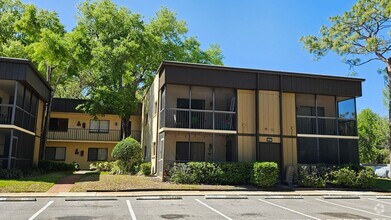 Building Photo - Stunning 2 bedroom, 2 bathroom condo in Ra...