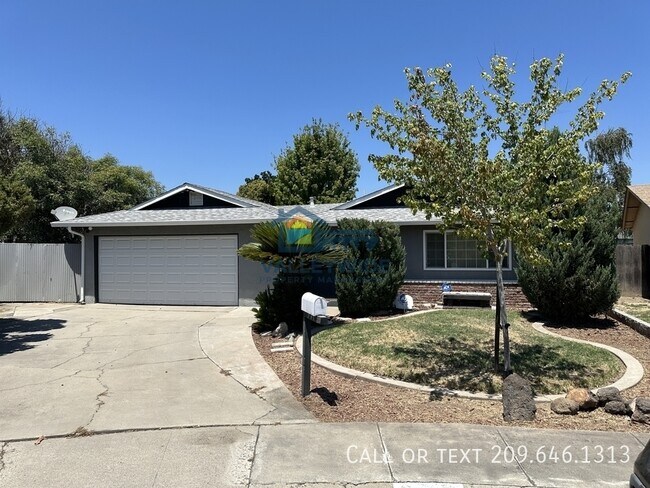 Building Photo - 1321 Woodside Dr