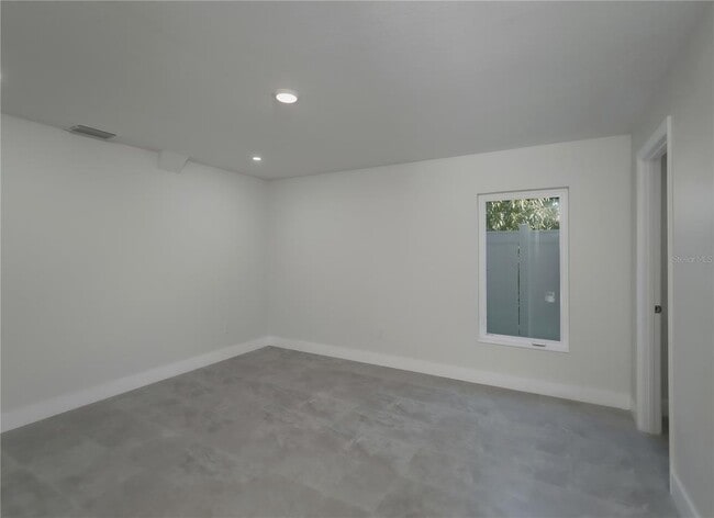 Building Photo - 310 Hibiscus St
