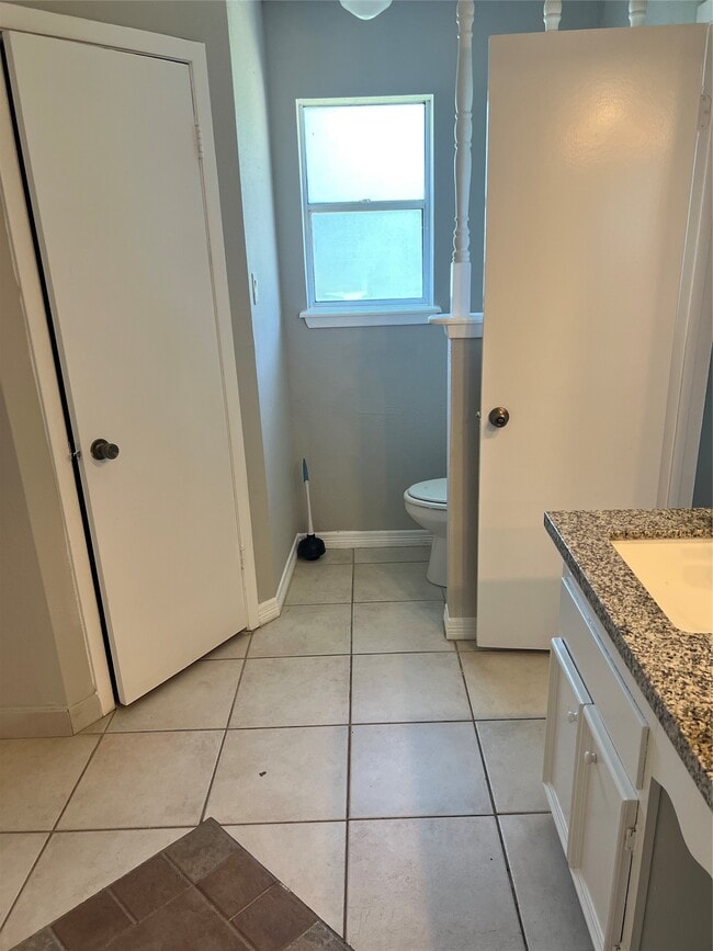 Building Photo - 1603 Chestnut Ridge Rd