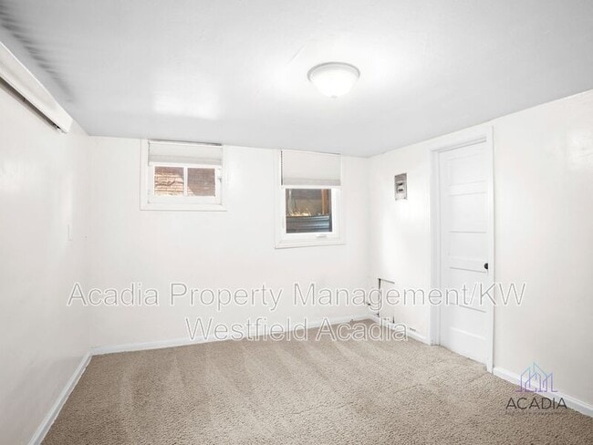 Building Photo - 127 E 600 N