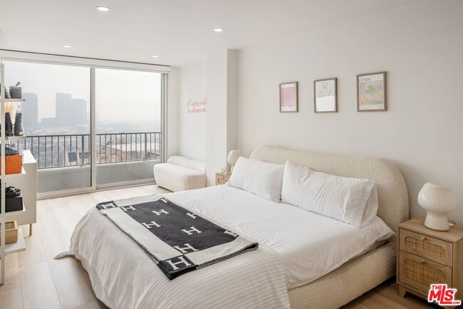 Building Photo - 10501 Wilshire Blvd