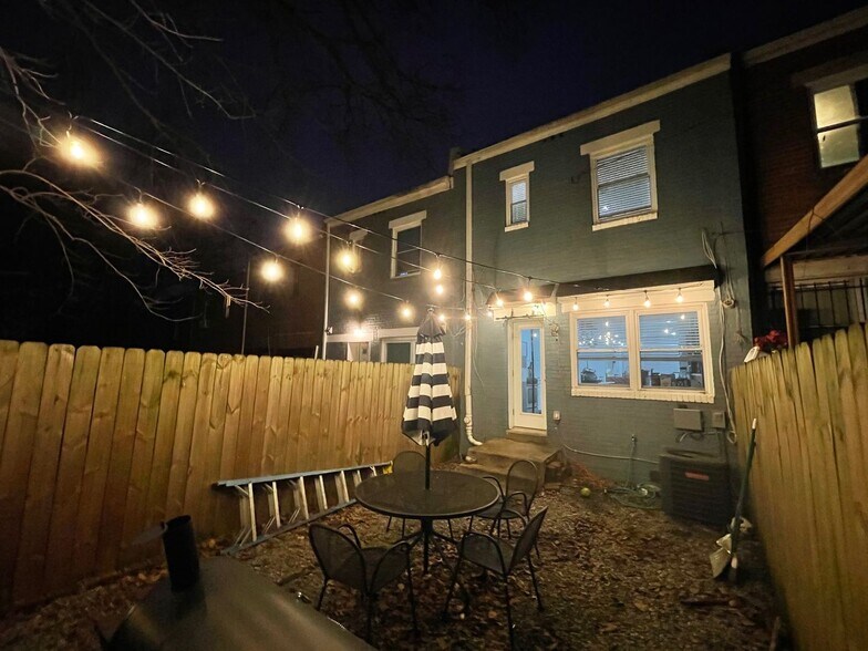 Building Photo - 1323 Dexter Terrace SE