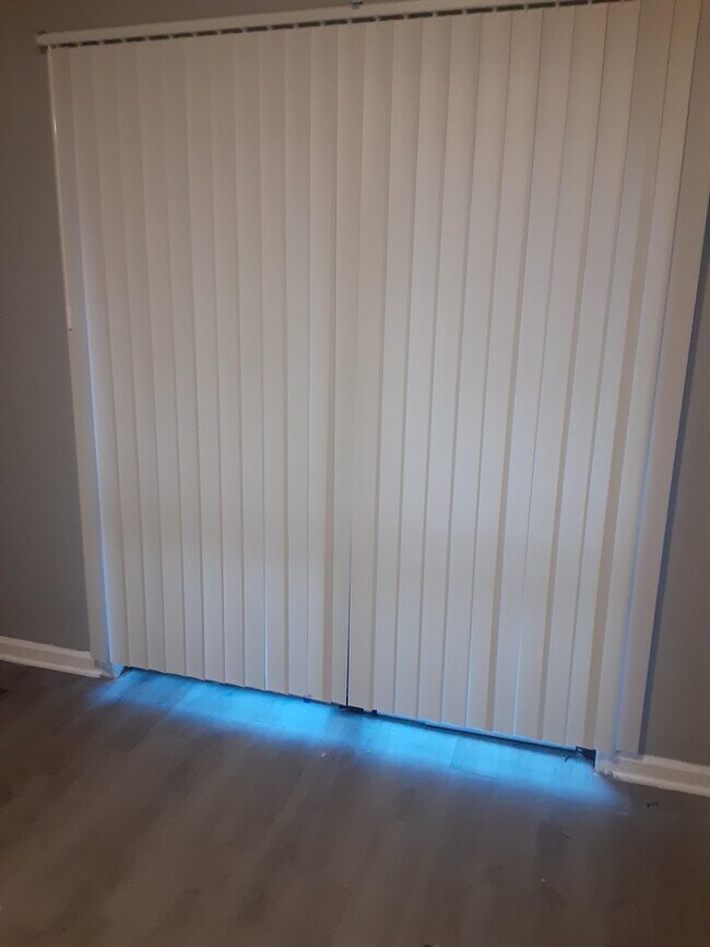 Building Photo - 903 Jefferies Ave