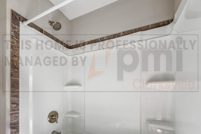 Building Photo - 402 Shelby St