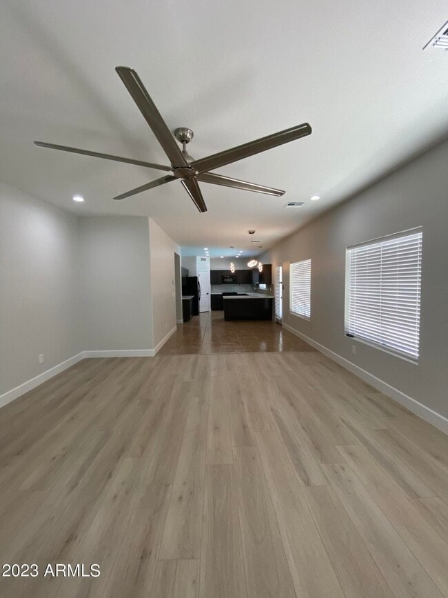 Building Photo - 4909 E Colonial Dr