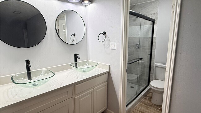 Building Photo - 4202 Junker St