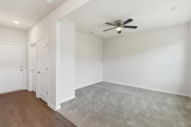 Building Photo - 12 Barton Ave