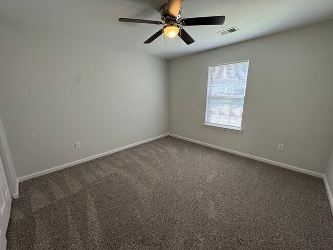Building Photo - Longs - 4 Bedroom / 2.5 Bathroom Home