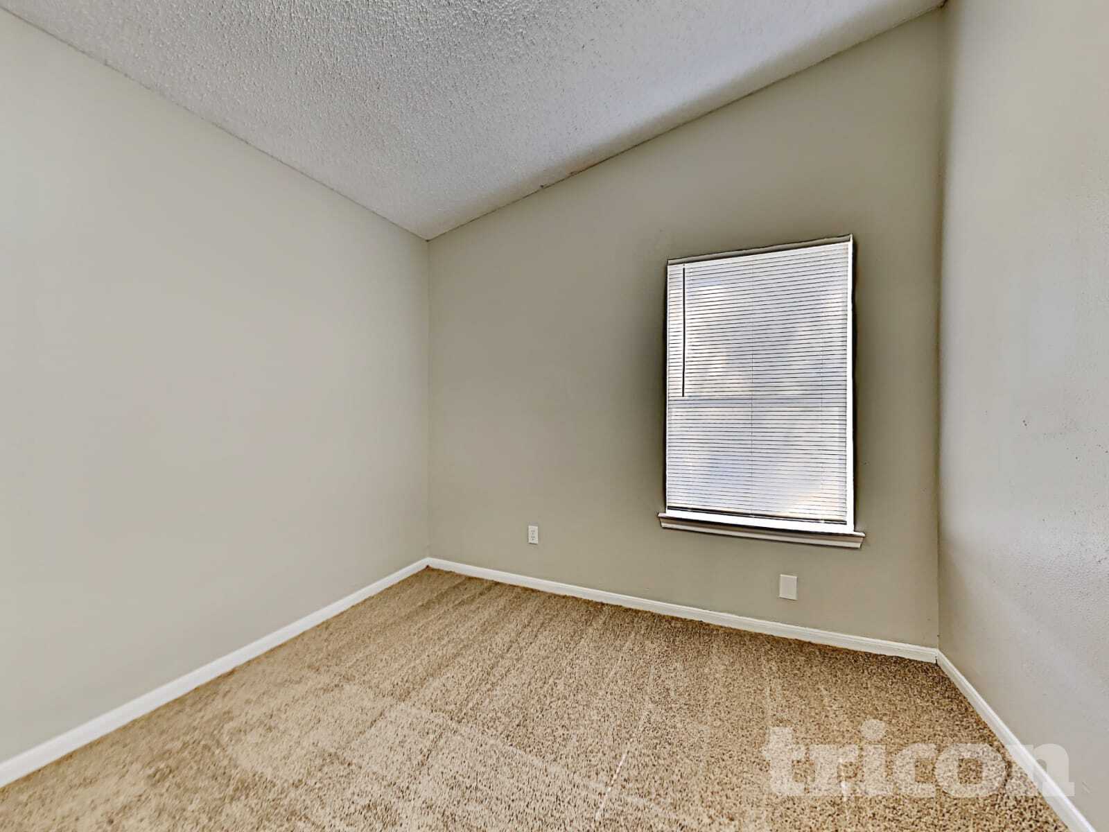 Building Photo - 3215 Boynton Dr