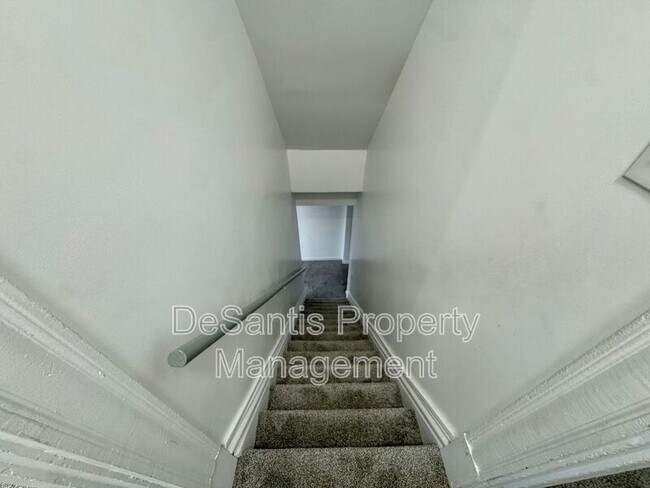 Building Photo - 42 Climax St