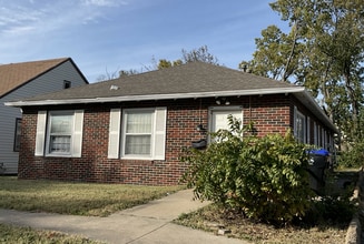 Building Photo - Updated 2 Bedroom Duplex – Available 2/20/2026