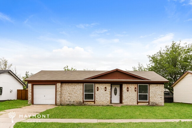 Building Photo - 1420 Palisades Dr