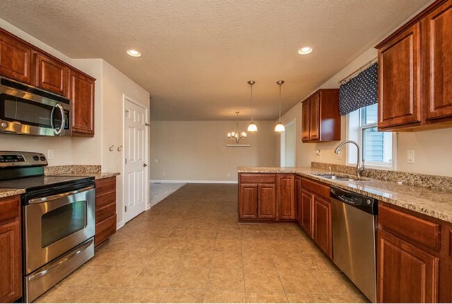 Building Photo - Welcome to your next home!