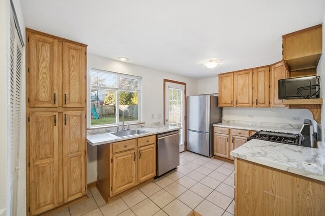 Building Photo - 212 N Knollwood Dr