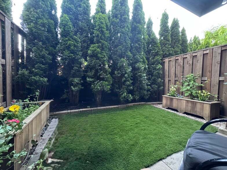 Building Photo - 13102 SW Aubergine Ter