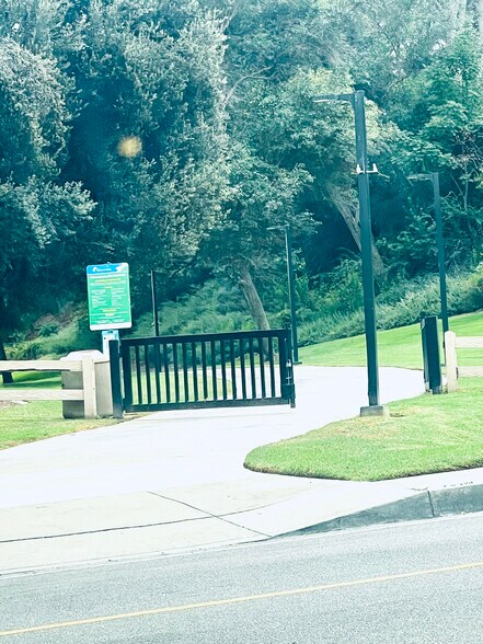 Building Photo - 24149 Del Monte Dr