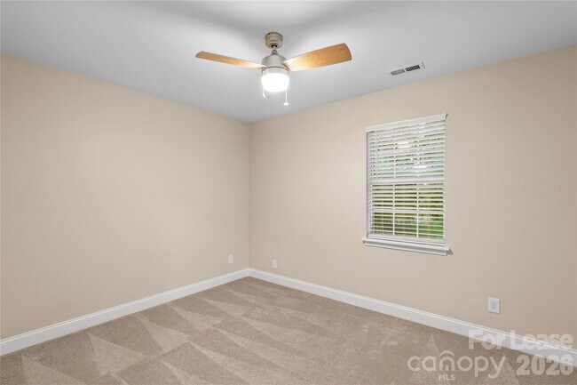Building Photo - 697 Rebecca Jane Dr