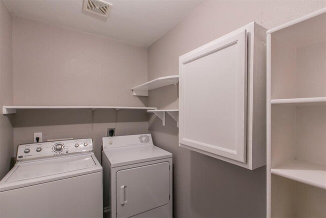 Building Photo - 2645 Andres Way