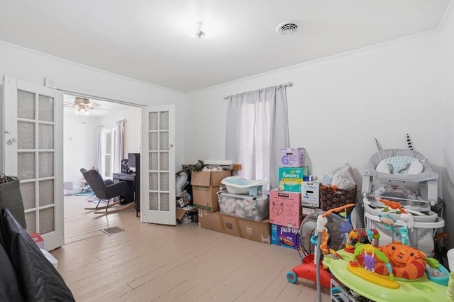 Building Photo - 626 E High St