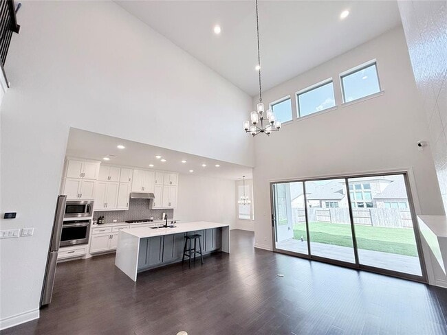 Building Photo - 113 Low River Ln