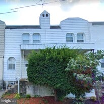Building Photo - 1050 Edgemore Rd