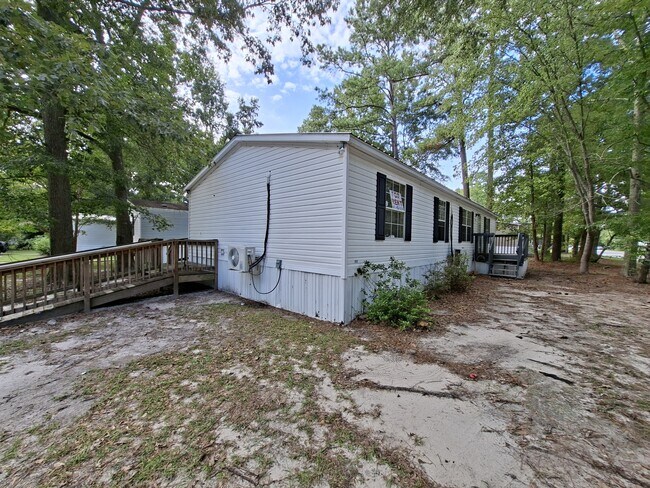 Building Photo - 111 Carnes Blvd