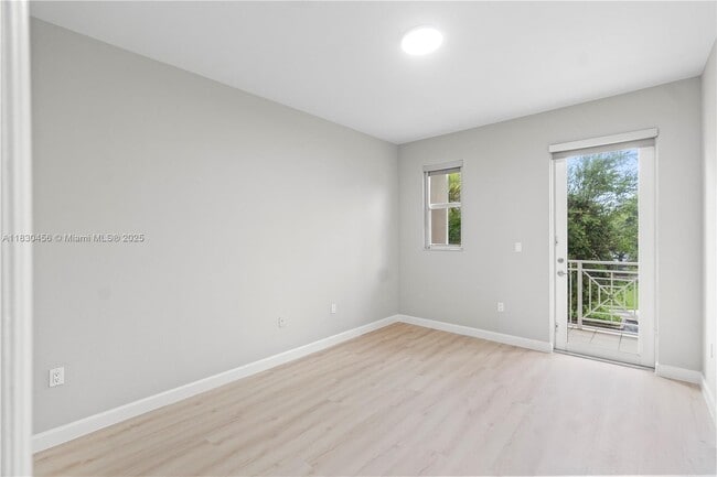 Building Photo - 10761 NW 75th St