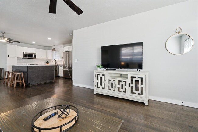 Building Photo - 4104 NW 59th St