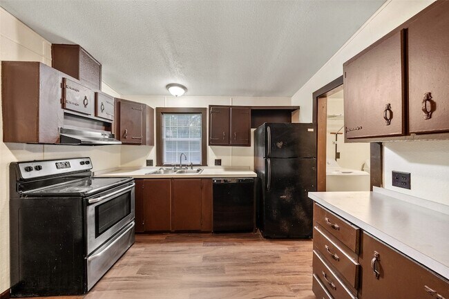 Building Photo - 110 Charlies Ln
