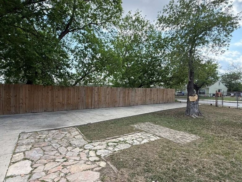 Building Photo - 5542 Snow Fox Dr