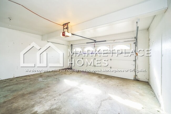 Building Photo - 1608 Tonopah Dr